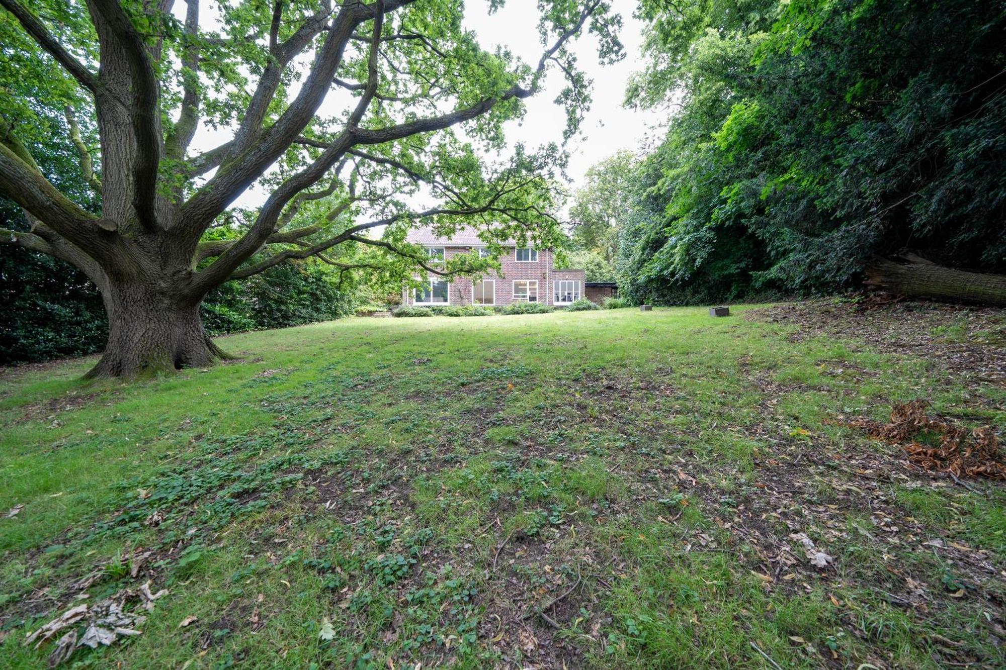 House On The Hill Villa Harrow on the Hill Buitenkant foto